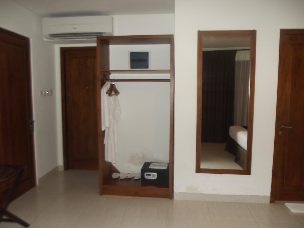 Luwansa Beach Hotel Labuan Bajo Ngoại thất bức ảnh