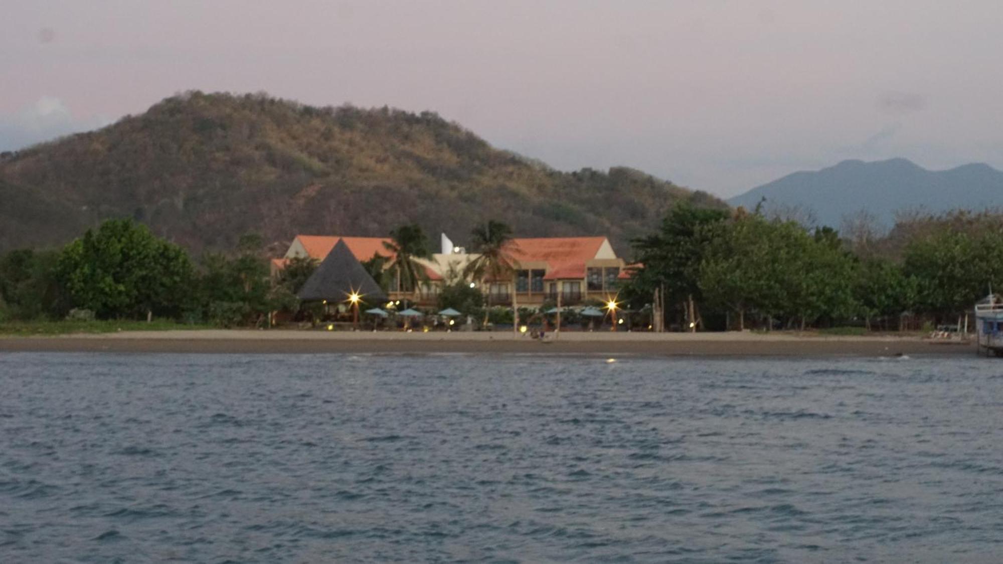 Luwansa Beach Hotel Labuan Bajo Ngoại thất bức ảnh