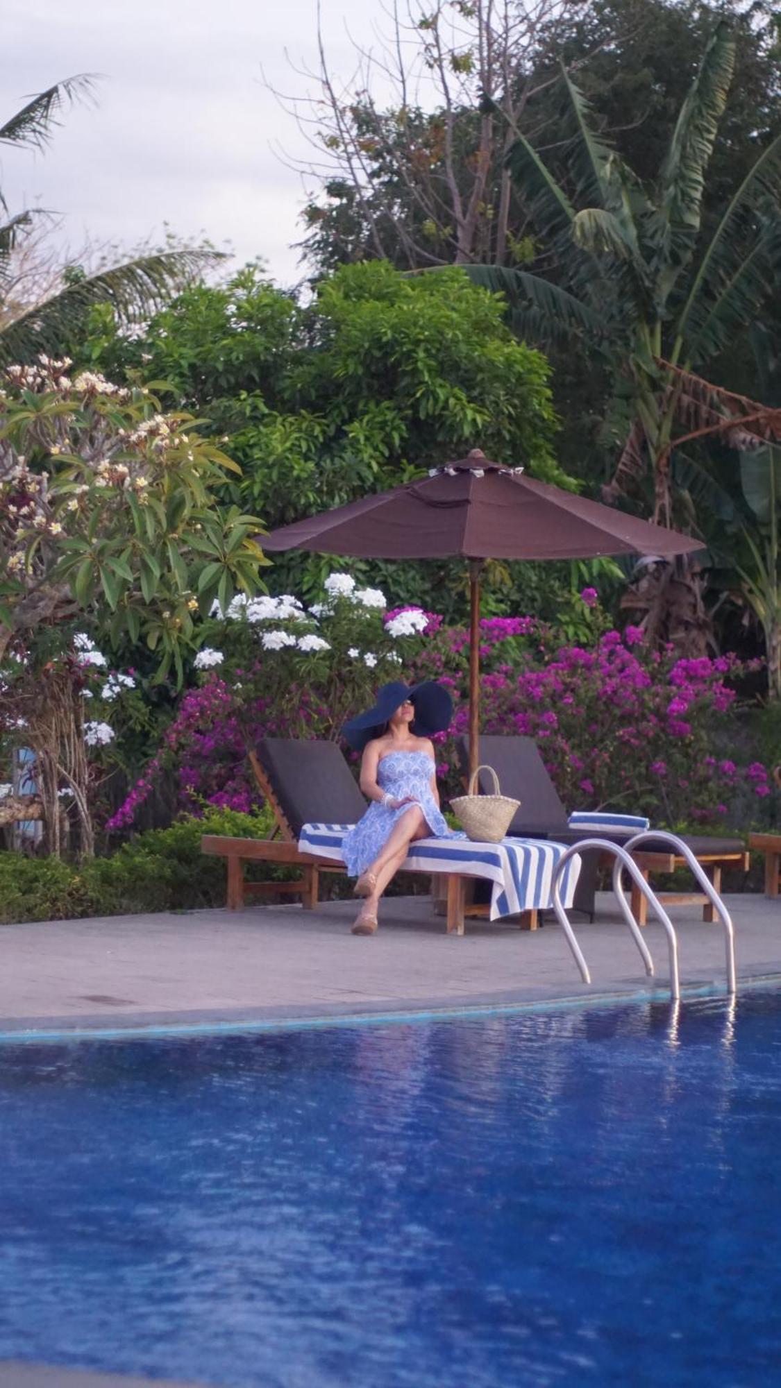 Luwansa Beach Hotel Labuan Bajo Ngoại thất bức ảnh