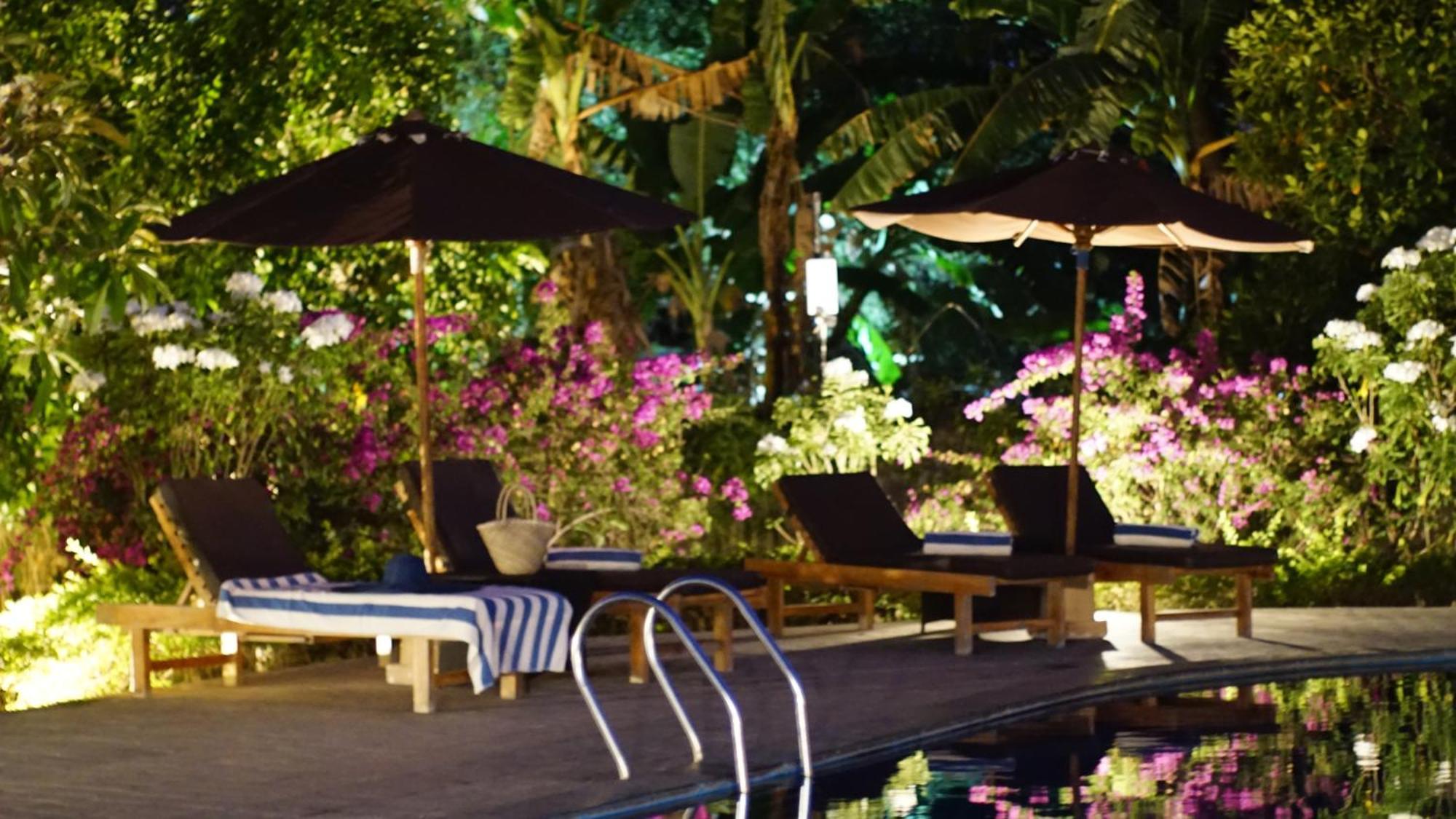 Luwansa Beach Hotel Labuan Bajo Ngoại thất bức ảnh